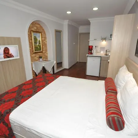 Aparthotel Istiklal St. House 3*